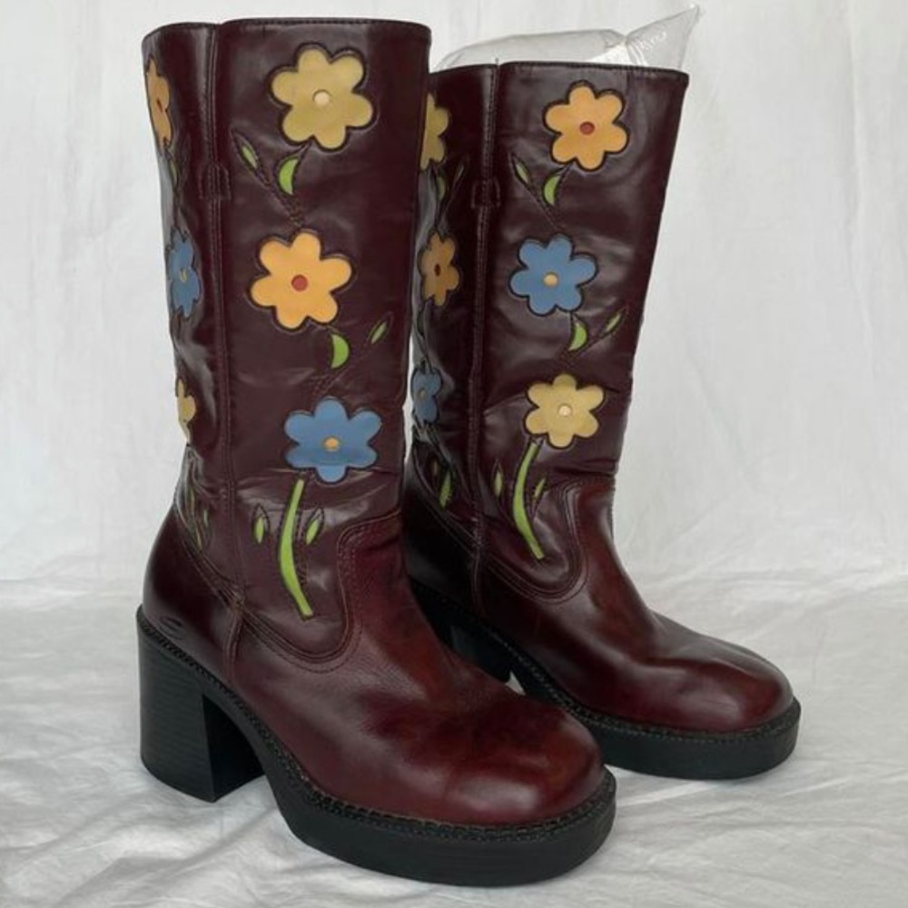 ISO SKETCHERS BOOTS!!! Not for sale!!